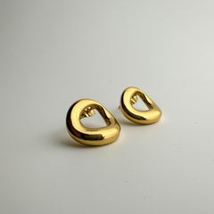 Cerami Chic Studs  Earrings