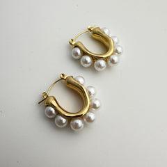 Luster Pearl Hoops Earring