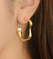 Irregular Wave C-shaped Stud Earrings - Local Pitara