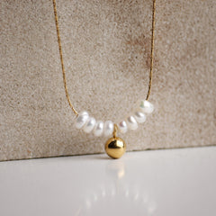 Opulent Pearls Necklace